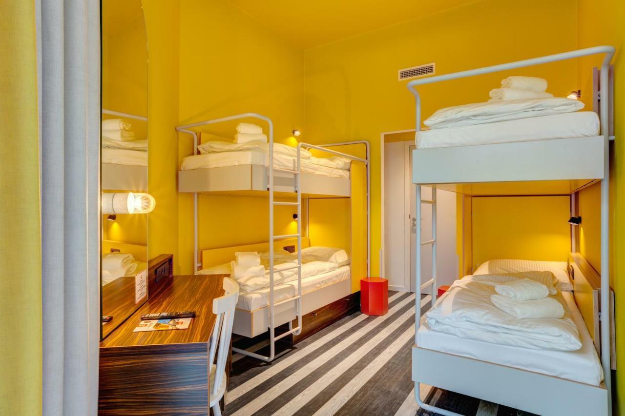 Hotel Meininger Gare Du Midi